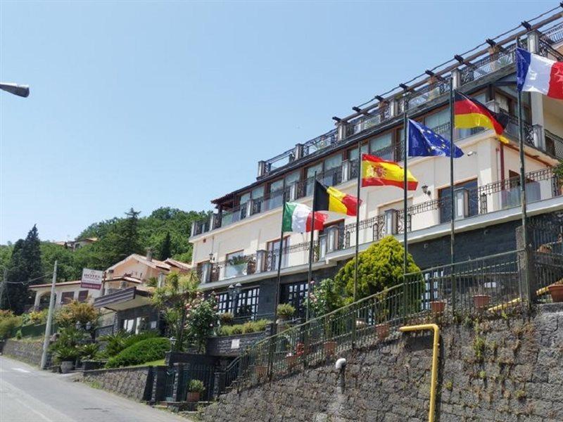 Hotel Primavera Dell'Etna Zafferana Etnea Exterior foto