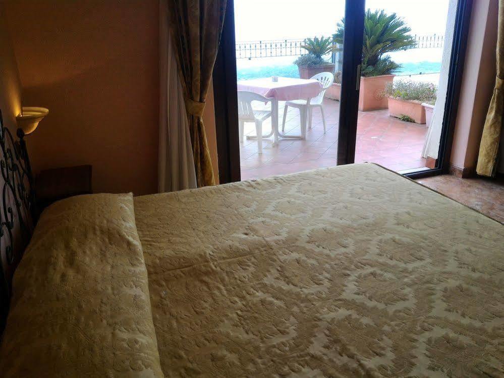 Hotel Primavera Dell'Etna Zafferana Etnea Exterior foto